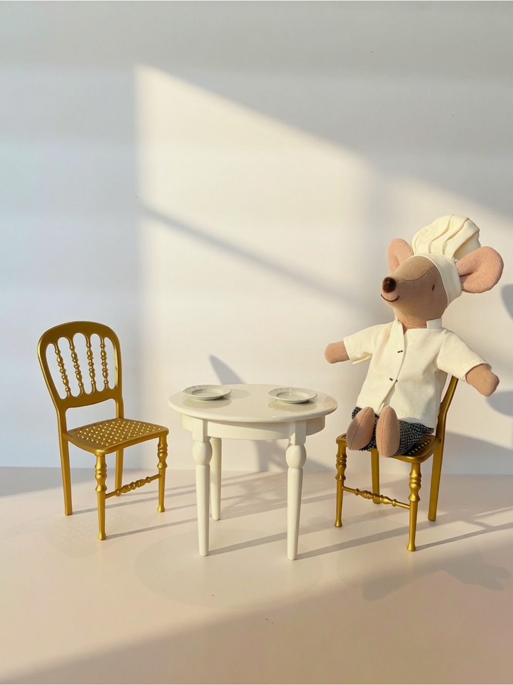 Miniature Gold table Set - Picture 2 of 3